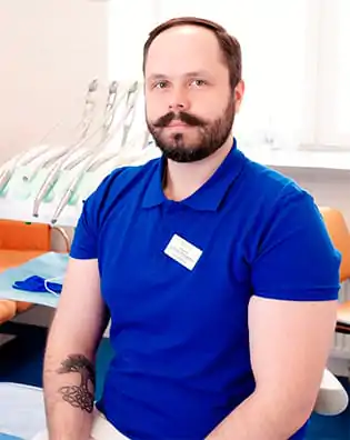 Врачи