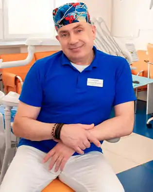Врачи